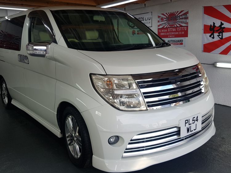 now sold thanks!!!!!!Nissan elgrand 3.5 rider white automatic 8 seater fresh import  22000 miles-6 months warranty nationwide