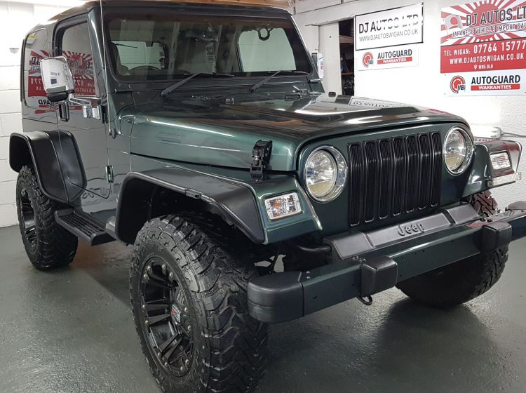 now sold thanks!!!!!!!!!Jeep Wrangler 4.0 auto Sahara green japanese import corrosion free 2003 fresh import in stock