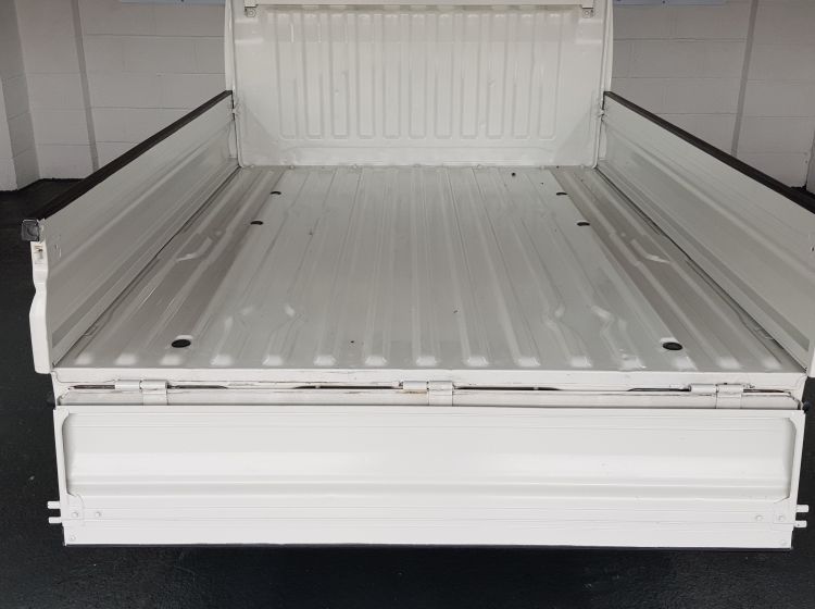 now sold thanks!!!!!!!Mitsubishi mini pickup 650cc corrosion free drop sides only 2008 fresh import-aircon-quote 108