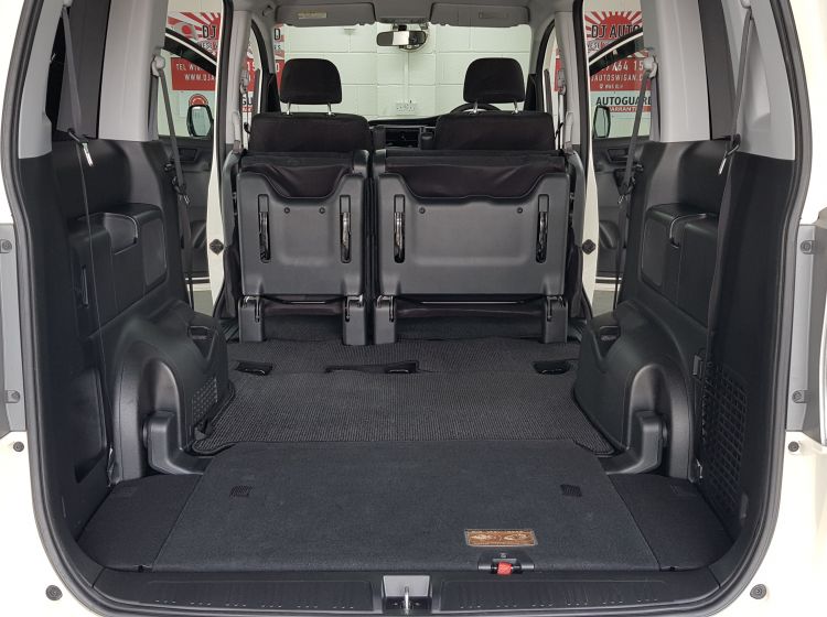 now sold thanks!!!!!Honda stepwagon spada 2.0 automatic white 8 seater japanese import 2009 in stock -fresh import -please quote 117