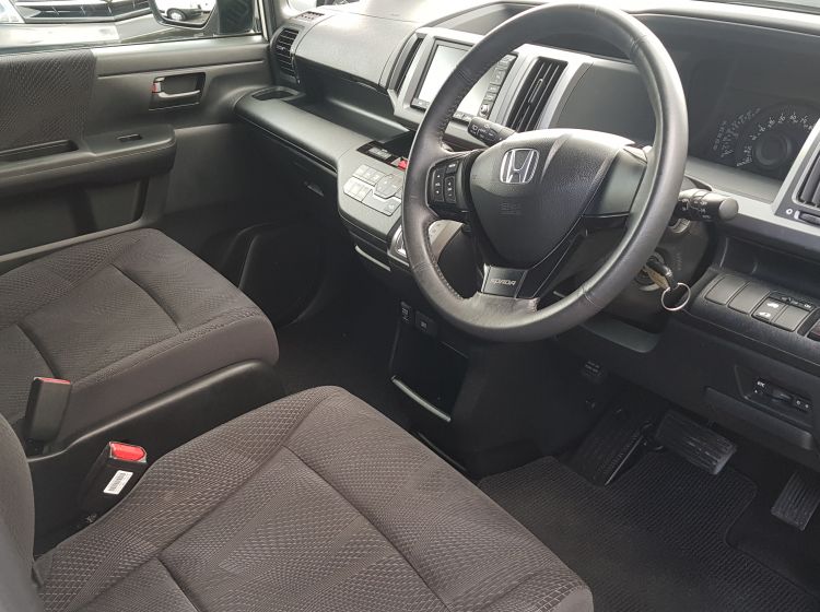 now sold thanks!!!!!Honda stepwagon spada 2.0 automatic white 8 seater japanese import 2009 in stock -fresh import -please quote 117