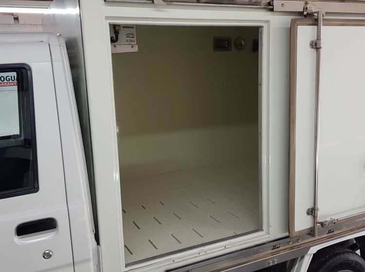 now sold thanks!!!!!!120 -Daihatsu Hi jet minibox van 650cc fresh japanese import corrosion free only 23k miles 2003 -in stock please quote 120