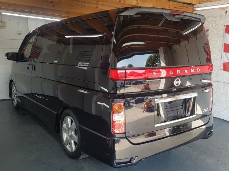 now sold thanks!!!!!Nissan Elgrand e51 2.5 automatic 8 seater black MPV 2wd +4wd fresh import 06 in stock grade 4 please quote -123