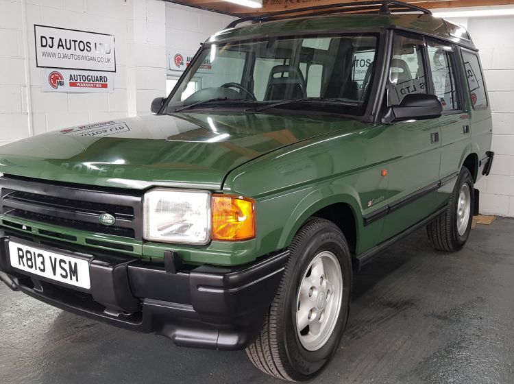 now sold thanks!!!Land Rover Discovery 3.9 V8i auto green japanese import collectors corrosion free 1998 excellent alround condition must be seen twin sunroofs