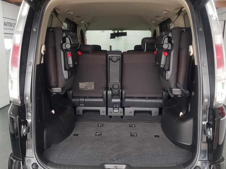 now sold thanks!!!!1Nissan Serena highway star 2.0 mpv automatic black jap import 8 seater 07 ready to go- twin electrical doors quote 135