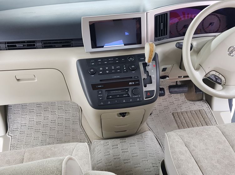 nowsold thanks!!!!!Nissan Elgrand e51 3.5 automatic 8 seater white japanese import only 29k miles in stock-ready to go-please quote 146