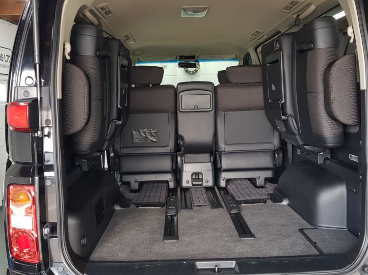 now sold thanks!!!!Nissan Elgrand 2.5 automatic 8 seater black MPV day van japanese fresh import 06 	ready to go-only 42k miles-please quote 163 Pictures