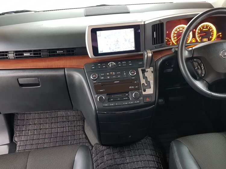 now sold thanks!!!!Nissan Elgrand 2.5 automatic 8 seater black MPV day van japanese fresh import 06 	ready to go-only 42k miles-please quote 163 Pictures