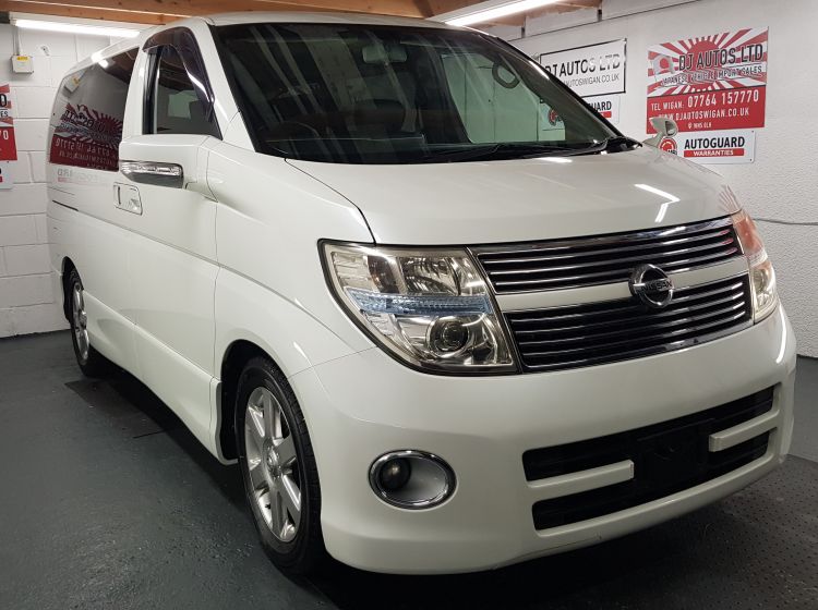 now sold thanks!!!!!!176-Nissan Elgrand e51 s3 2.5 automatic 8 seater white fresh japanese import leather excellent condition px and finance 6 months warranty