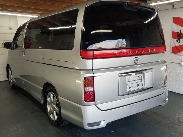 now sold thanks!!!!!!185-Nissan Elgrand e51 2.5 automatic 8 seater silver 4wd+2wd japanese import 05  excellent condition please quote 185