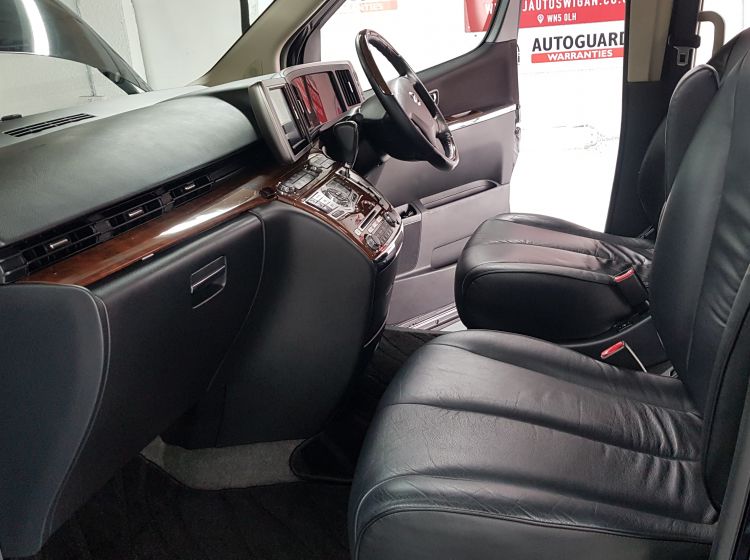 now sold thanks!!!!!!!202  nissan elgrand e51 s3 in black 2.5 automatic 8 leather seater fresh japanese import only 51k miles warranted-2007-please quote 202
