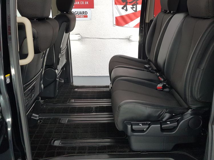 now sold thanks!!!!!!!206-Nissan Elgrand 2.5 automatic 8 seater black fresh japanese import  2007 -powder coated alloys-please quote 206