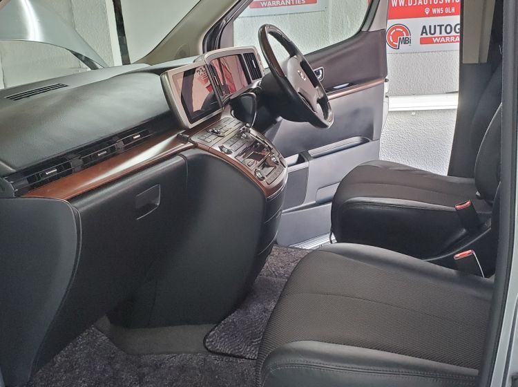 sold thanks !!!!!!215-Nissan Elgrand e51 2.5 automatic in grey 8 seater fresh japanese import 2007 px and finance poss-6 months warranty-please quote 215