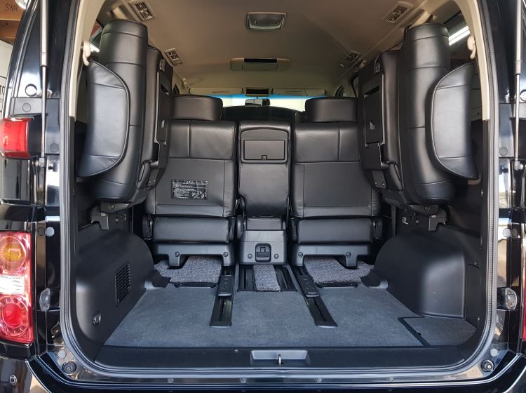 NOW SOLD THANKS!!!!!!!217 nissan elgrand e51 s3 in black 2.5 automatic 8 leather seater fresh japanese import only 62k miles warranted-please quote 217