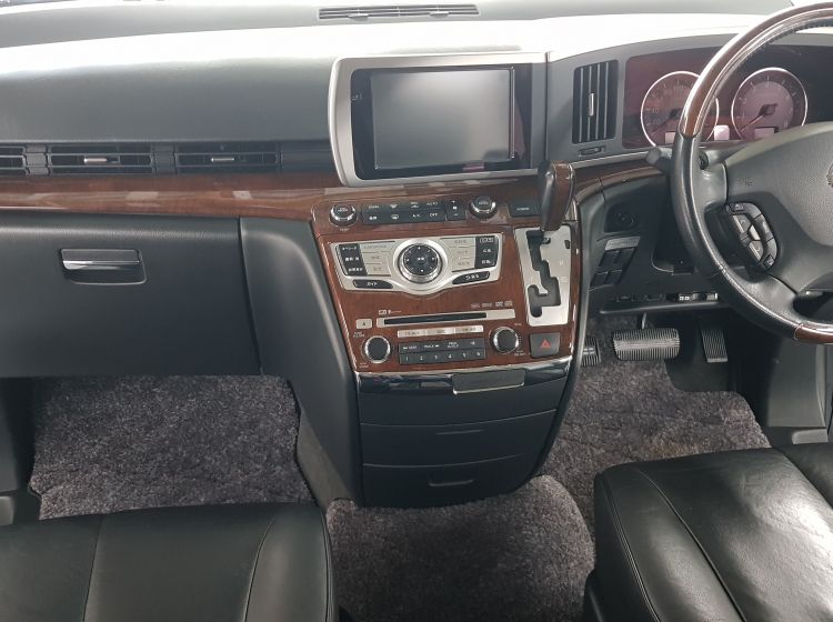 NOW SOLD THANKS!!!!!!!217 nissan elgrand e51 s3 in black 2.5 automatic 8 leather seater fresh japanese import only 62k miles warranted-please quote 217