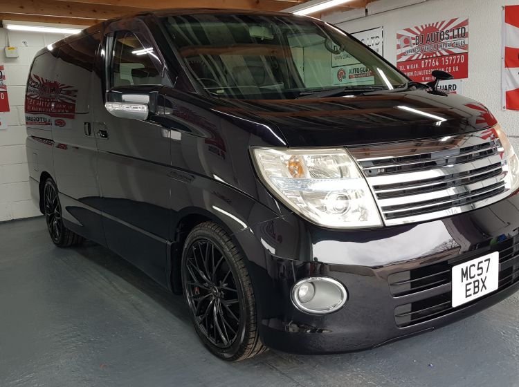 now sold thanks!!!!!!219  nissan elgrand e51 s3 in black 2.5 automatic 8 leather seater fresh japanese import only 28k miles warranted-2007-please quote 219