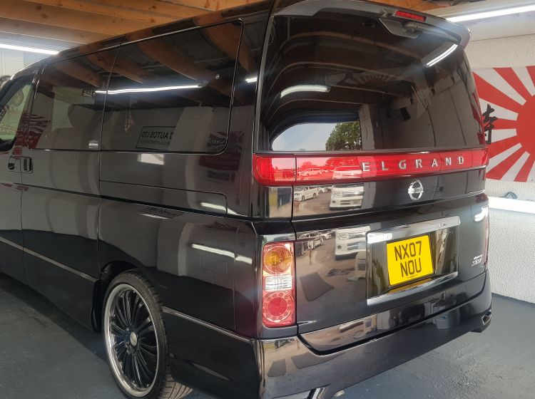 now sold thanks!!!!!!231-Nissan elgrand e51 black 3.5cc 8 leather seater fresh japanese import 2007 px and finance poss -6 months warranty- quote 231