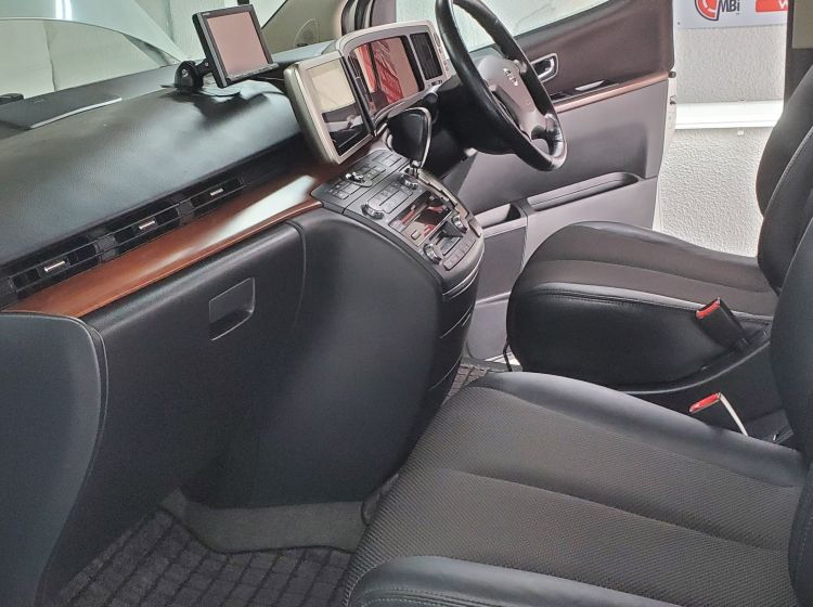 now sold thanks!!!!!!234-Nissan Elgrand e51 petrol 3.5 automatic 8 seats fresh japanese import 2006  px and finance poss-6 months warranty-please quote 234