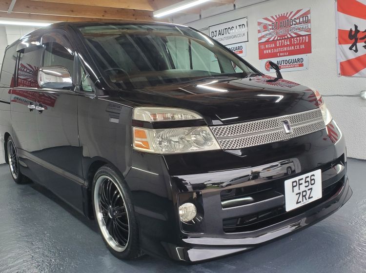 NOW SOLD THANKS!!!!!!!!!251-Toyota voxy 2.0 automatic black twin sunroofs fresh japanese import 8 seats 2006 px finance poss-6 months warranty-please quote 251