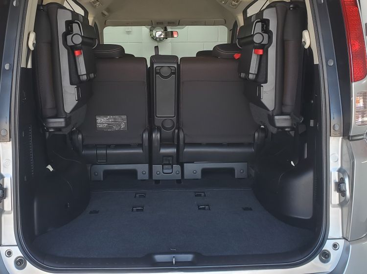 now sold thanks!!!!!!!252-Nissan serena 2.0 highway star petrol automatic 8 seater fresh japanese import in silver 2007  px and finance poss-6 months warranty-please quote 252