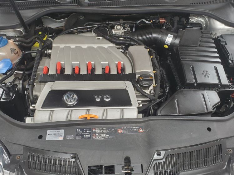 sold thanks!!!!!!!!272-Volkswagen Golf R32-3.2 V6 4Motion DSG in silver  fresh japanese import 2007 4.5 grade px  poss-excellent orignal condition- please quote 272