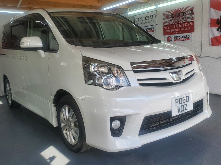 sold deposit recieved!!!!!!!!!!Toyota noah/voxy 2.0 petrol automatic white fresh japanese import 8 seater bimta mileage 44k-4.5 grade px finance poss-6 months warranty-please quote 305