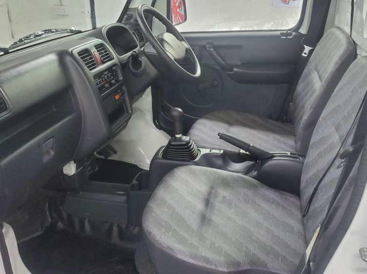 sold deposit recieved!!!!!!!!!317-Mitsubishi minicab pickup 4wd fresh japanese import only 3k miles 06 -no rust or corrosion-please quote 317