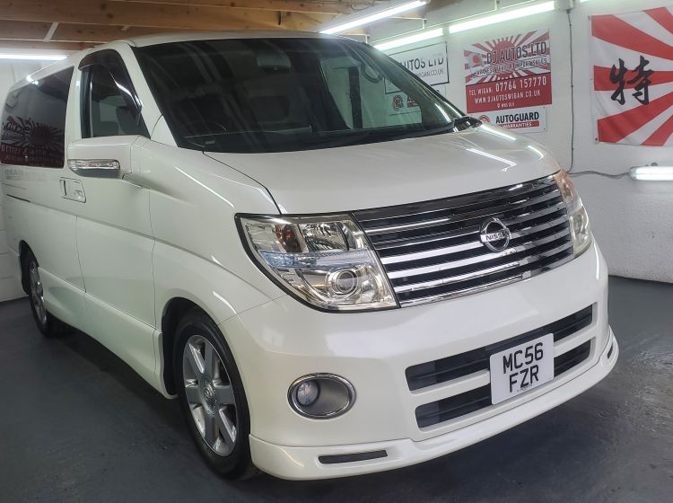 sold thanks!!!!!!!319-Nissan Elgrand e51 2.5 automatic 8 seater white fresh japanese import bimta 06 -6 months warranty-px poss -please quote 319