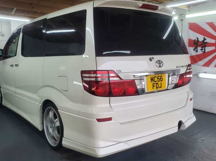 sold deposit recieved!!!!!!!!!327-Toyota Alphard 2.4 white petrol automatic 7 seater sunroofs fresh japanese import 06 	px poss -6 months warranty-please quote 327