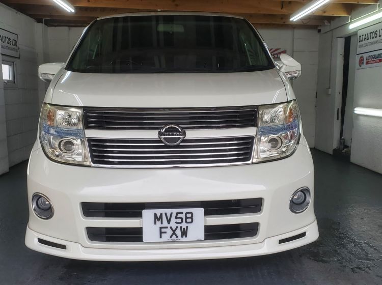 sold thanks!!!!!!!!!331-Nissan Elgrand e51 2.5 automatic 8 seater fresh japanese import sunroof 2008 	px poss-6 months nationwide warranty-please quote 331
