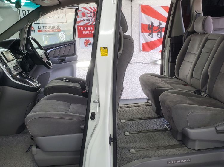 sold deposit payed!!!!!!!!334-Toyota Alphard 2.4 white petrol automatic 8 seater fresh japanese import 2006	px poss 6 months warranty please quote 334