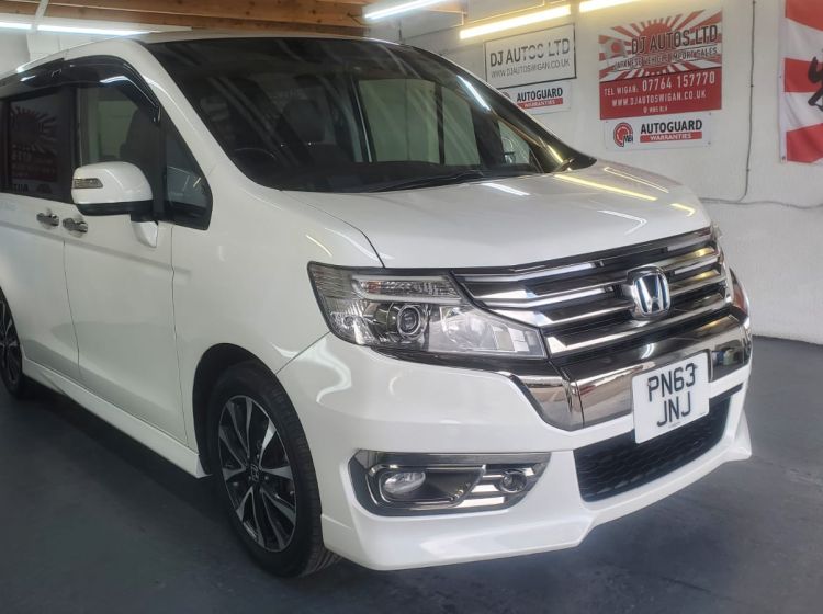 sold thanks!!!!!!!!!360-Honda stepwagon spada cool spirit 2.0 auto petrol 8 seats in white 58k 2014 japanese  excellent condition -please quote 360