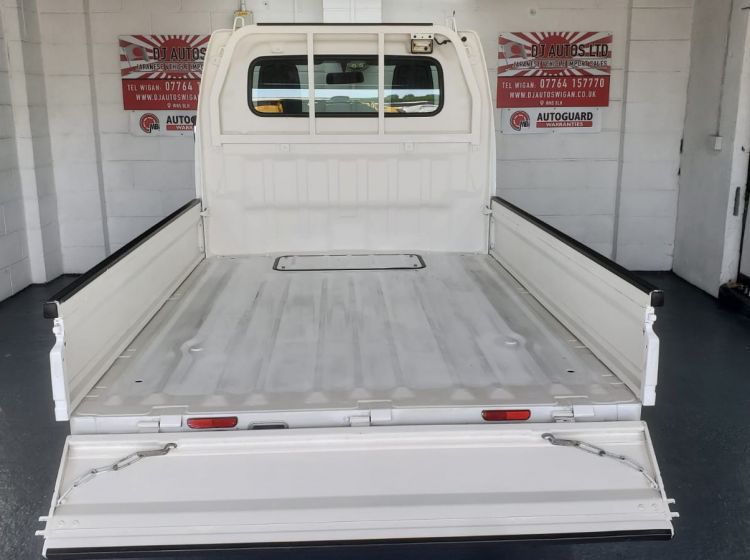 now sold thanks!!!!!!!362-Mitsubishi minicab pickup 650cc 4wd fresh japanese import only 14k miles 2014 -4wd with diff lock+2h 4h 4l -7 jap services -quote 362 to reserve me