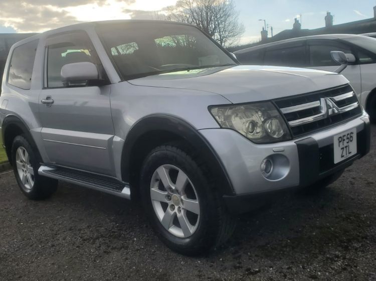 sold thanks!!!!!!!!!!!!364-mitsubishi pajero 3.8 v6 4wd automatic 3 door in silver fresh japanese import -japan grade 4 vehicle more info soon -please quote 364 to reserve me