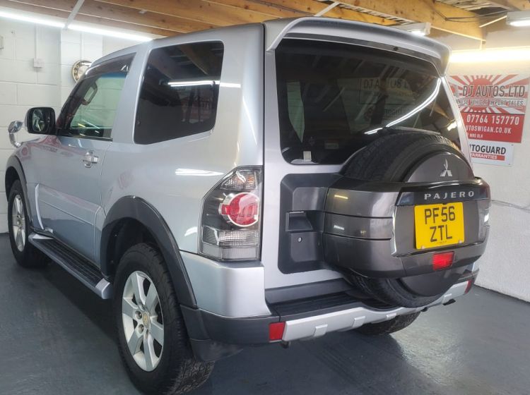 sold thanks!!!!!!!!!!!!364-mitsubishi pajero 3.8 v6 4wd automatic 3 door in silver fresh japanese import -japan grade 4 vehicle more info soon -please quote 364 to reserve me