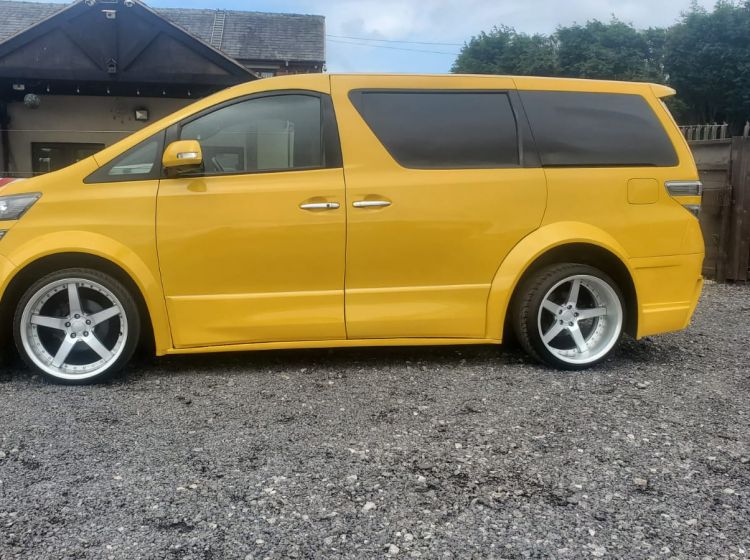 now sold!!!!!!!!!366-toyota vellfire awesome showcar 3500cc auto in yellow 30k miles sunroofs air suspension etc etc- please quote 366