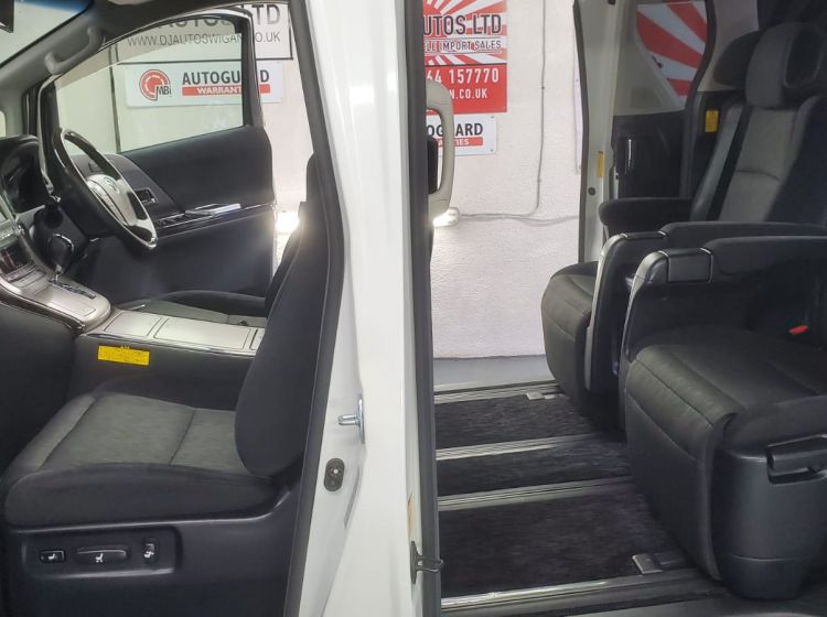 reserved deposit recieved!!!!!!!!!402-Toyota vellfire 2.4 auto g edition only 43k miles captain seats japanese import excellent condition-please quote 402 to reserve me!!!!!!