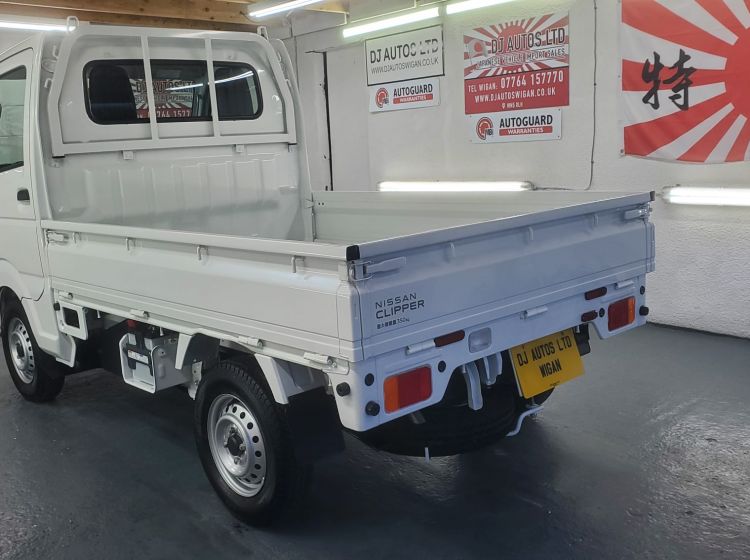 now sold thanks!!!!!!!411-Nissan clipper 660 cc dx 4wd mini pick up only 9k miles japanese import 2024 delivery miles -ready to go -please quote 411 to reserve me