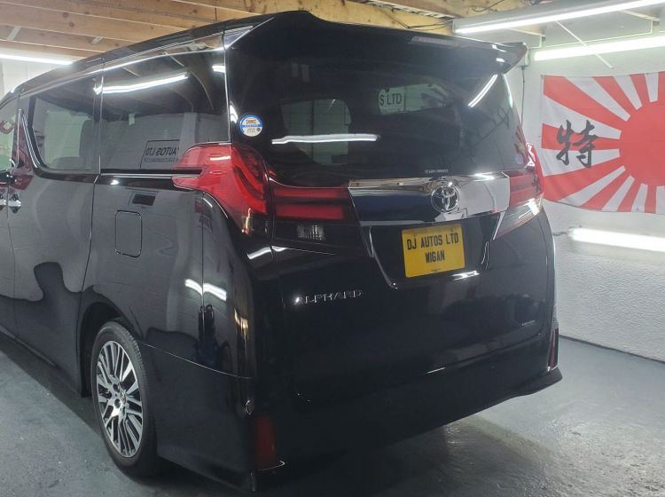 420-Toyota Alphard 2.5 black auto c pack 7 seat jap import 34k miles excellent condition 4.5 japanese grade- please quote 420 to reserve me