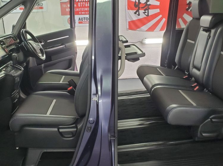 reserved deposit payed!!!!!!423-Honda Stepwagon RP3 1.5 automatic 8 seats japanese import purple 50k miles 2015 excellent condition- please quote 423 to reserve me
