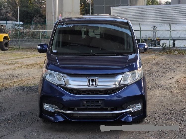 sold thanks !!!!!424-Honda stepwagon spada rp3 1.5 turbo auto blue japanese import 8 seats 2015  -please quote 424 to reserve me