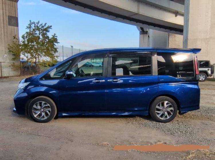 sold thanks !!!!!424-Honda stepwagon spada rp3 1.5 turbo auto blue japanese import 8 seats 2015  -please quote 424 to reserve me