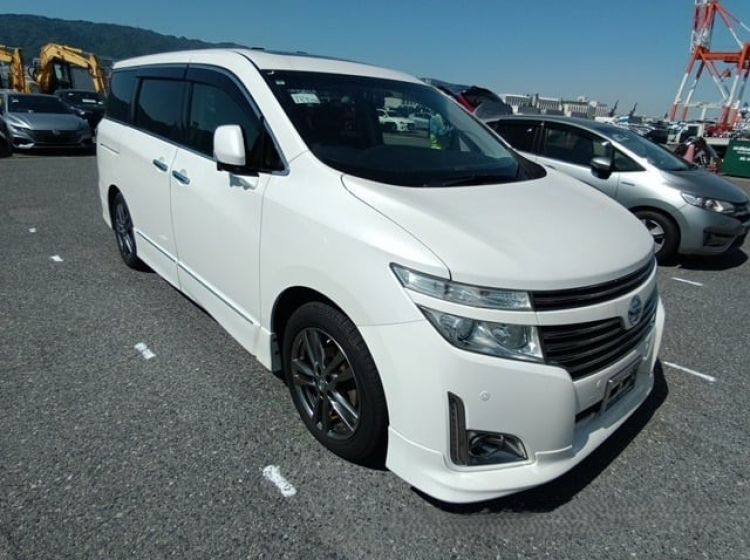 434-Nissan Elgrand e52 3.5cc auto 7 leather seater japanese import 2013 	due in september -please quote 434