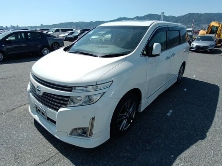 434-Nissan Elgrand e52 3.5cc auto 7 leather seater japanese import 2013 	due in september -please quote 434