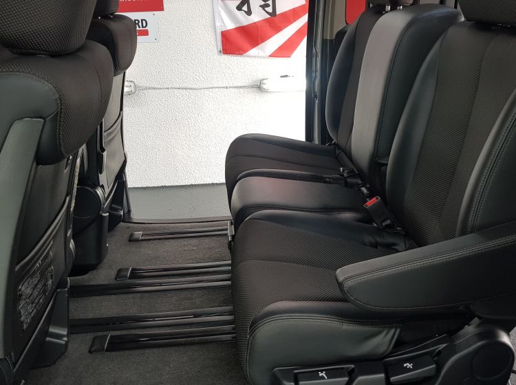 now sold thanks!!!!!!!Nissan Elgrand 2.5 automatic 8 seater silver MPV day van fresh import in stock in stock only 54k miles grade 4 excellent condition