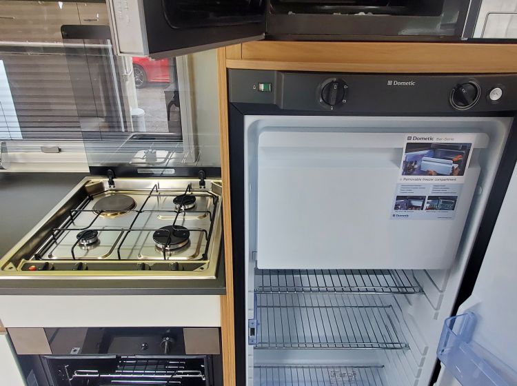sold thanks!!!!!!!!Bailey autograph 754 motorhome 4 berth 4 belts french bed 3500kg 15k miles used normal driving licence -12 months nationwide warranty 2019