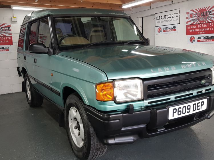 Now sold thanks***Land Rover Discovery 2.5 300 tdi auto jap import corrosion free collecters 1997	new head lining fitted only 56k miles