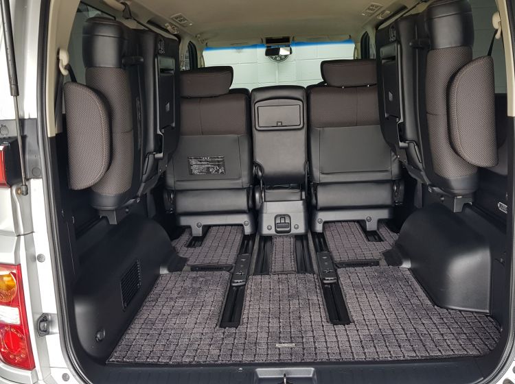 now sold thanks!!!!!!Nissan Elgrand 2.5 automatic 8 seater silver jap import only 48k miles in stock excellent condition px and finance 6 months warranty