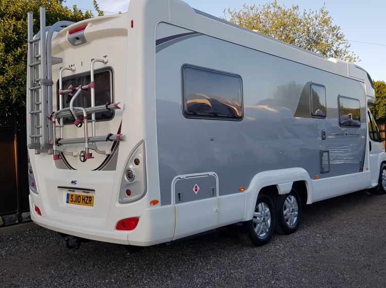 now sold thanks!!!!!!!!!swift kontiki 649 motorhome 3.0 diesel 4 berth 4 seatbelts u shape lounge extra 2 lap belts fitted tag axle 2010 extras u shape lounge*solar panels*unused privacy room*towba