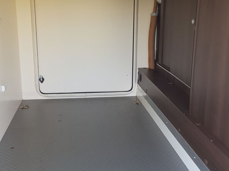 now sold thanks!!!!!!!ROLLER TEAM ZEFIRO 690 garage motorhome 6 berth 6 seatbelts  Awning, safari room,solar panel, bike rack excellent condition 2017